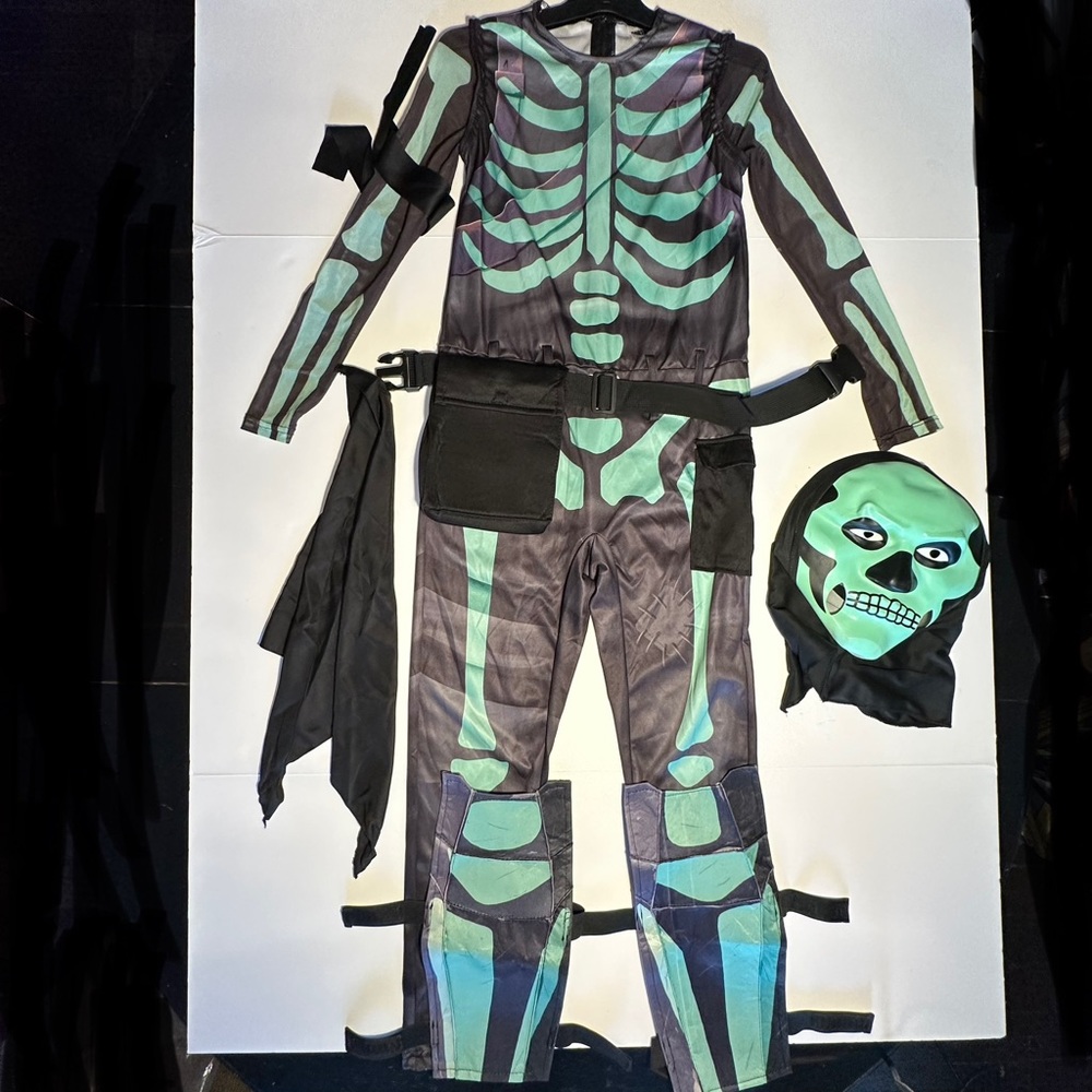 Fortnite Skull Trooper Green Glow Costume M 8-10